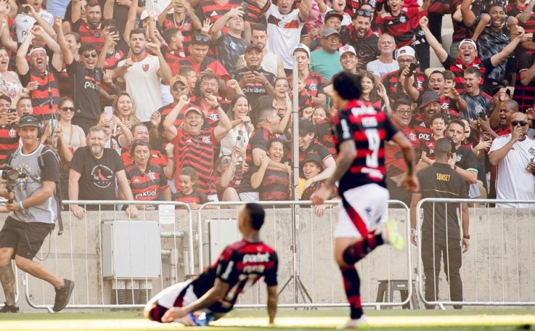 Cebolinha reativa ‘relação socioafetiva’ com Pedro e Arrascaeta no Flamengo