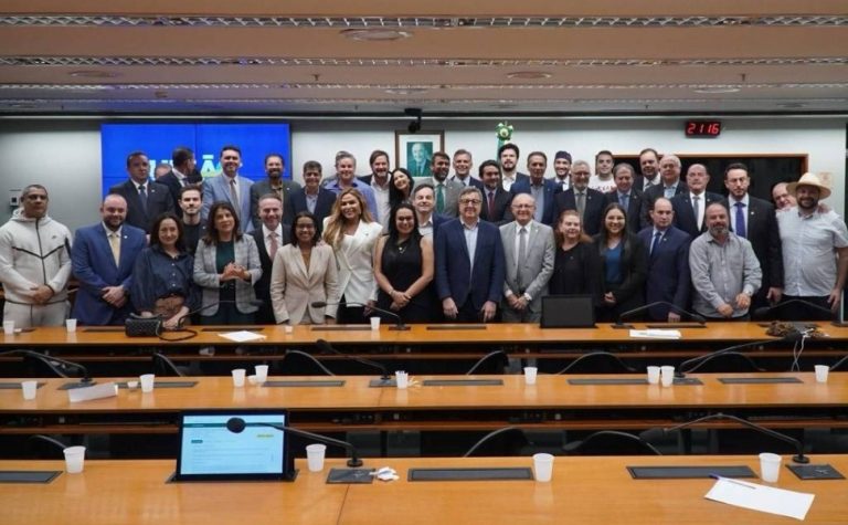Deputados do União Brasil aprovam superfederação com o PP