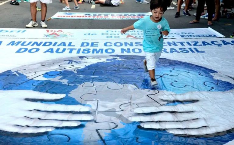 Detecção precoce do autismo ajuda na alfabetização e inclusão escolar
