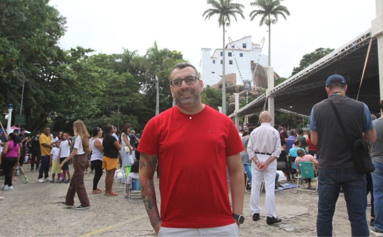Festa da Penha: Turistas se emocionam no Campinho do Convento