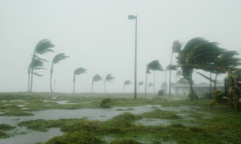 Alerta para chuva forte, ventania, trovoadas e queda de granizo no Espírito Santo