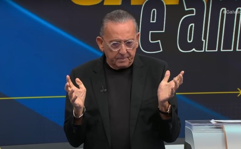 Galvão Bueno critica suposta camisa vermelha da seleção brasileira: ‘uma ofensa’