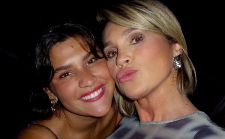 Giulia Costa desabafa por ser comparada a mãe, Flávia Alessandra: ‘doentio’