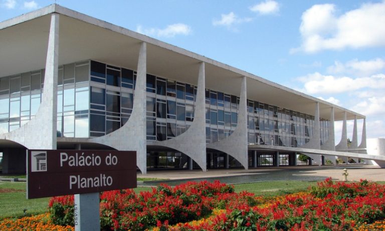 Lula sanciona Orçamento de 2025 com dois pequenos vetos
