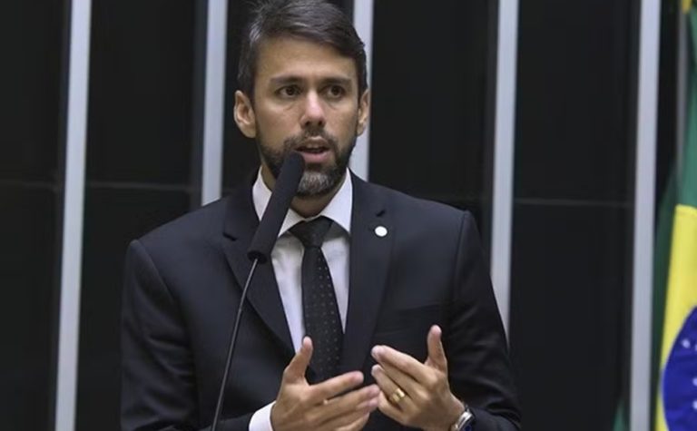 Governo Lula anuncia Pedro Lucas como novo ministro das Comunicações