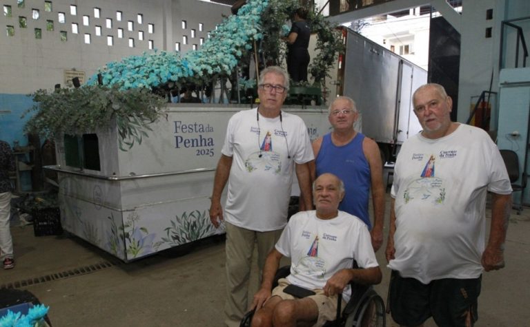 Homens de fé nas ruas hoje na Festa da Penha 2025