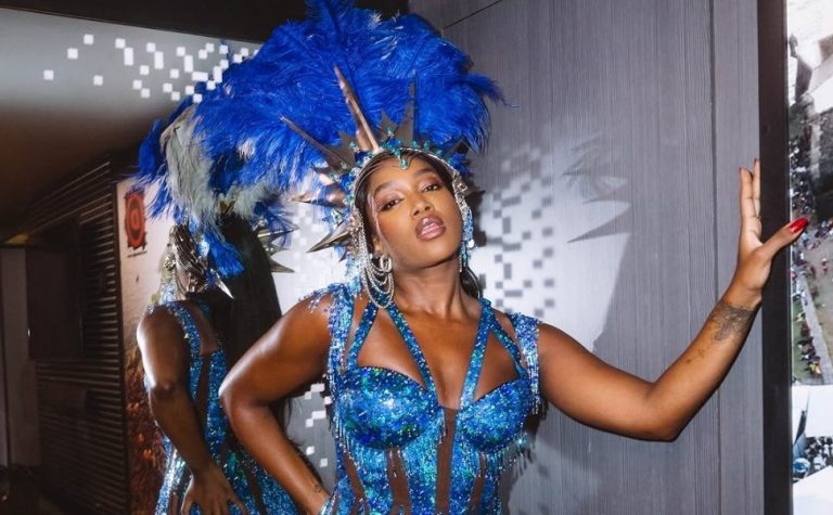 Iza celebra Retorno como rainha de bateria da Imperatriz Leopoldinense