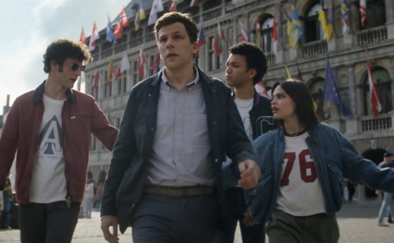 Jesse Eisenberg recruta jovens mágicos em trailer de ‘Truque de Mestre 3’