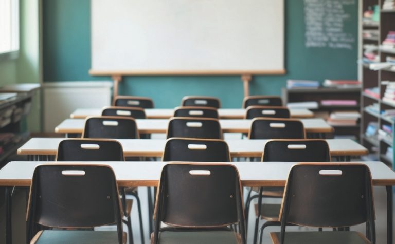 Mais de 100 denúncias por mês de agressões e ameaças de alunos no ES