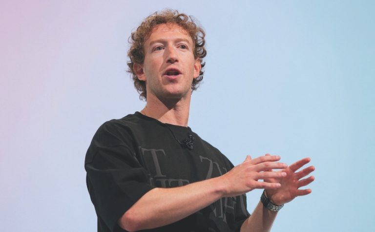 Mark Zuckerberg pode ter de vender WhatsApp