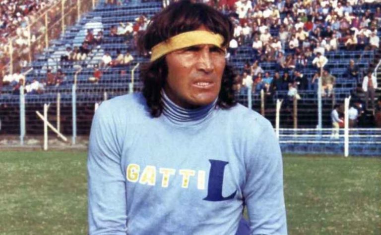Morre o revolucionário goleiro Hugo Gatti, ídolo dos argentinos, aos 80 anos