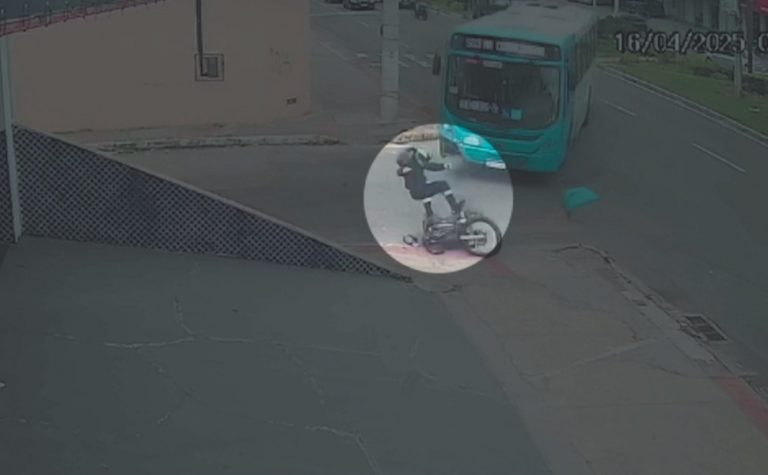 Motociclista de 19 anos morre em acidente com ônibus em Vila Velha