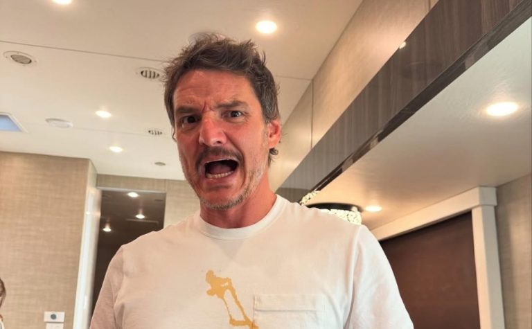 Pedro Pascal critica J.K. Rowling por declarações transfóbicas