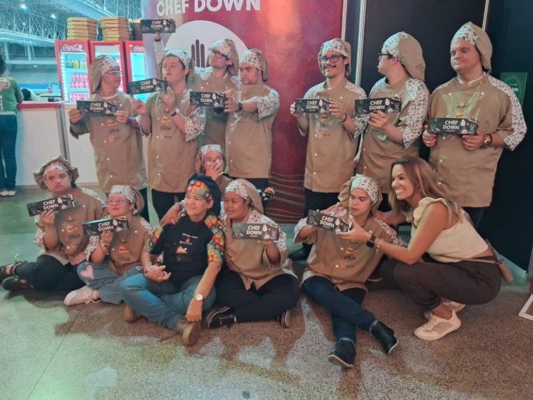 Primeira pizzaria do mundo operada por pessoas com Síndrome de Down abre nova loja