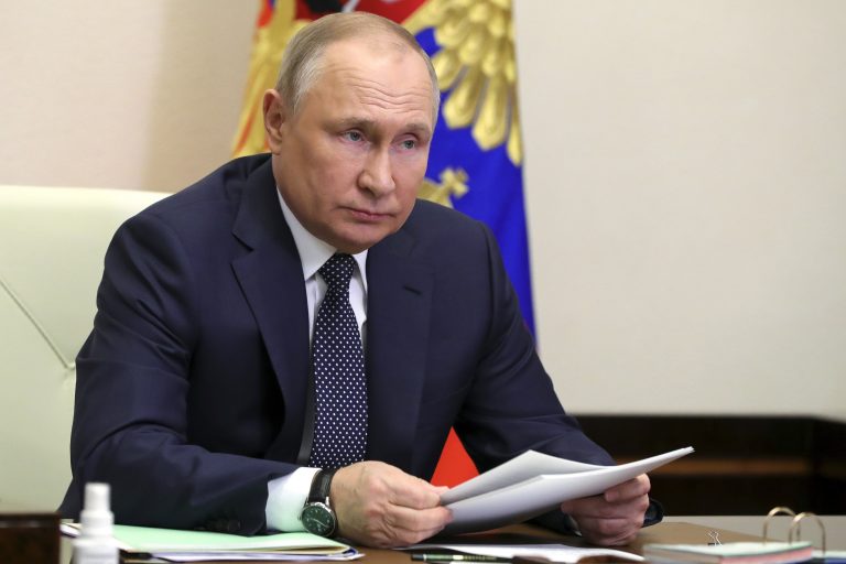 Putin anuncia cessar-fogo de 3 dias na Ucrânia em maio