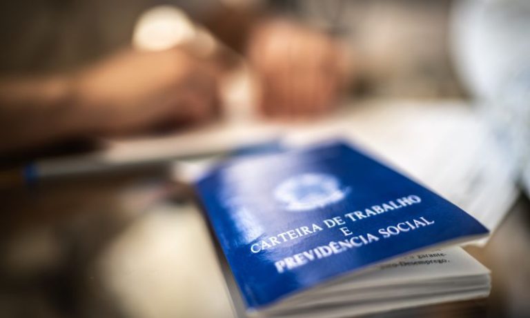 Recife tem mais de mil vagas de emprego com salários de até R$ 8 mil