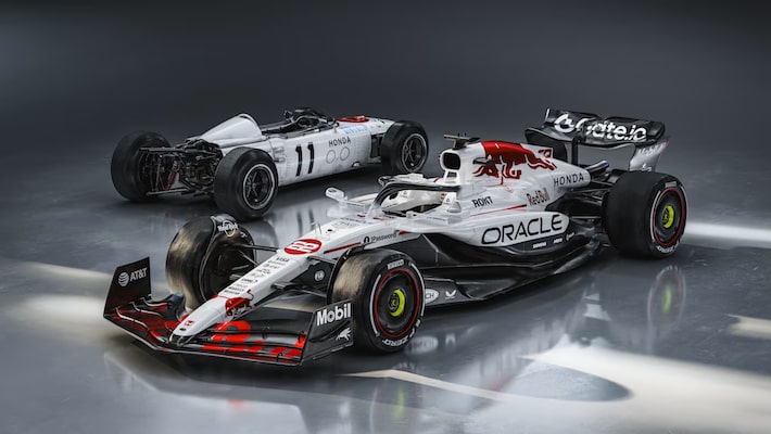 Red Bull revela pintura especial branca para o GP do Japão de F1; veja fotos