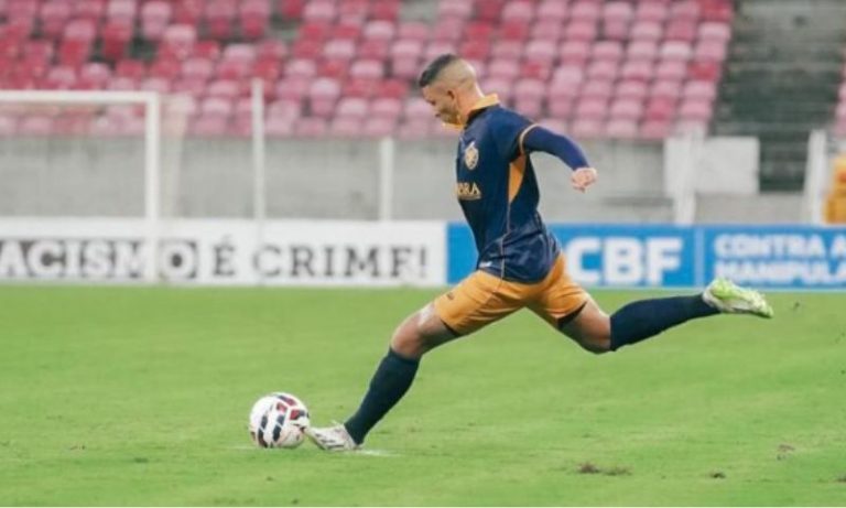 Retrô vence o Figueirense de virada e conquista a primeira vitória na Série C