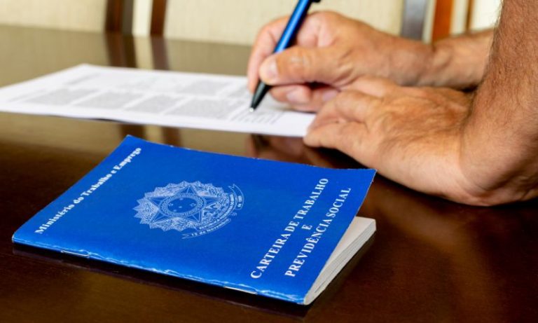 Feirão oferece mais de 200 vagas e serviços gratuitos no Centro do Recife