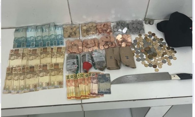 Suspeito de assaltar farmácia é preso com facão e mais de R$ 1,5 mil na Torre