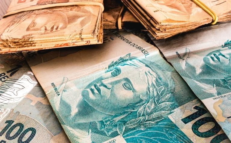 Valores esquecidos nos bancos ainda podem ser resgatados. Veja como