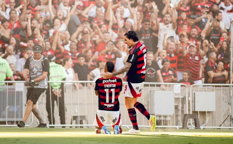 CBF divulga áudio do VAR em pênalti polêmico de Flamengo x Corinthians