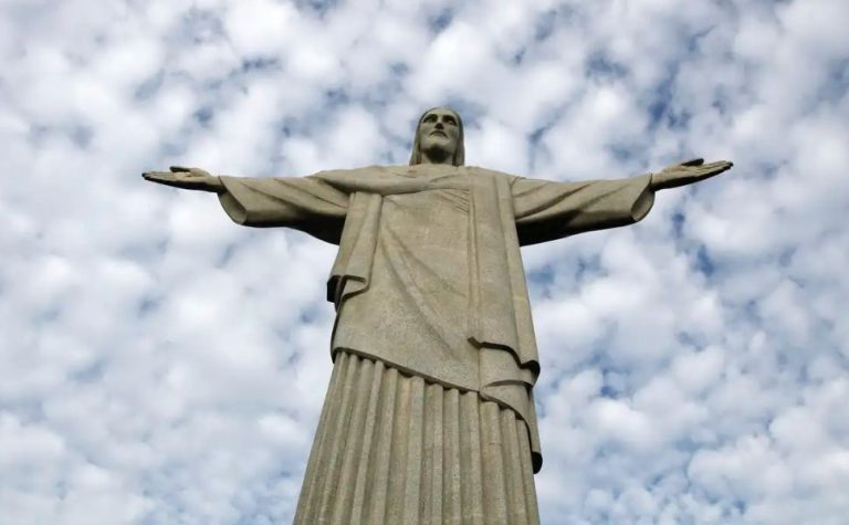 Cristo Redentor: turista chileno é atingido por pedestal e fica ferido