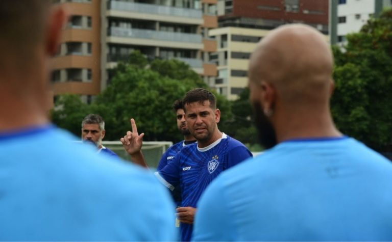 Vitória e Real lutam pelo topo