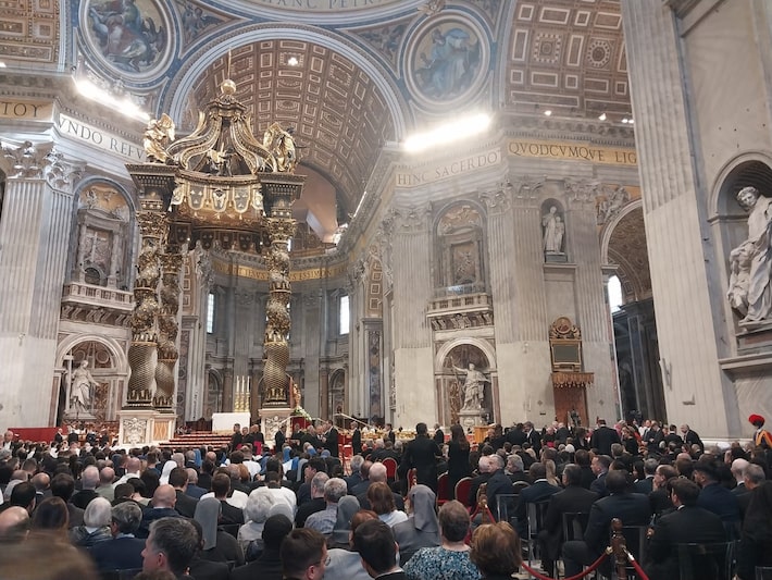 Ao Vivo: acompanhe a missa de abertura do conclave e procissão dos cardeais até Capela Sistina