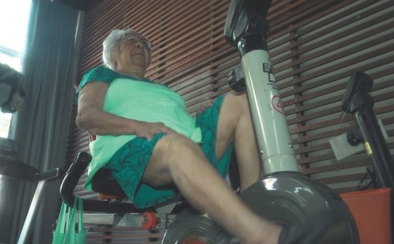 Com 103 anos, capixaba dá exemplo de saúde e com treinos na academia