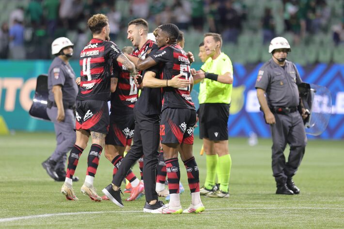 Árbitro desmente diretor do Flamengo sobre invasão de vestiário