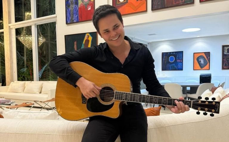 Cantor Matheus, da dupla com Kauan, perde R$ 700 mil após ter celular furtado em SP