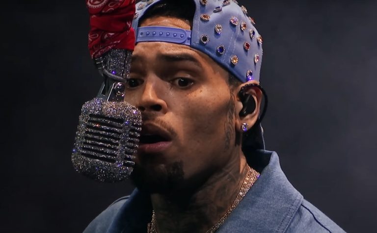 Chris Brown é preso no Reino Unido por suspeita de agressão em boate de luxo