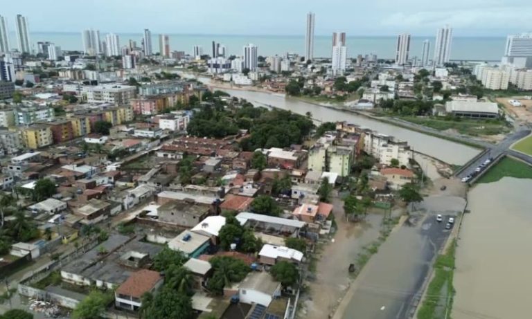 Chuva deve continuar no Grande Recife e Zona da Mata, alerta Apac; risco segue alto