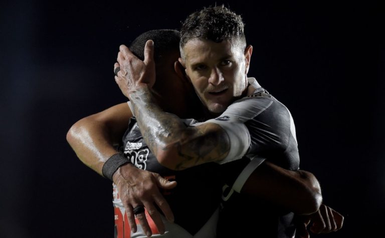 Com ‘Dinizismo’ ativado, Vasco vence e vai aos playoffs da Sul-Americana