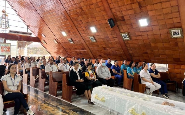 Comoção durante velório de Irmã Otília no Sul do ES