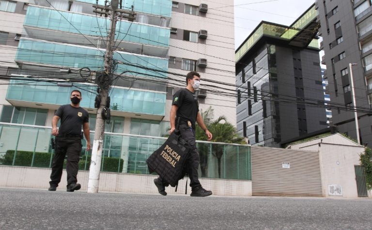 Concursos têm 20 mil vagas abertas e salários de até R$ 35 mil