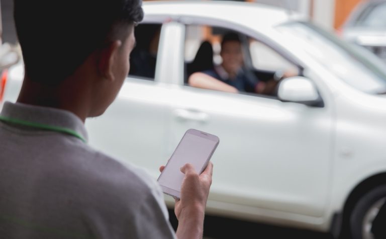 Confusão ao volante: mais conflitos com motos e carros de aplicativo