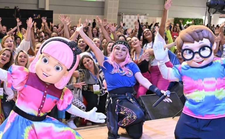 Congresso Brincar capacita professores para usar a brincadeira na sala de aula