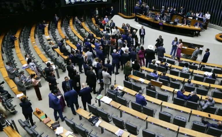 Congresso dá 10 dias para governo ter alternativa ao aumento do IOF