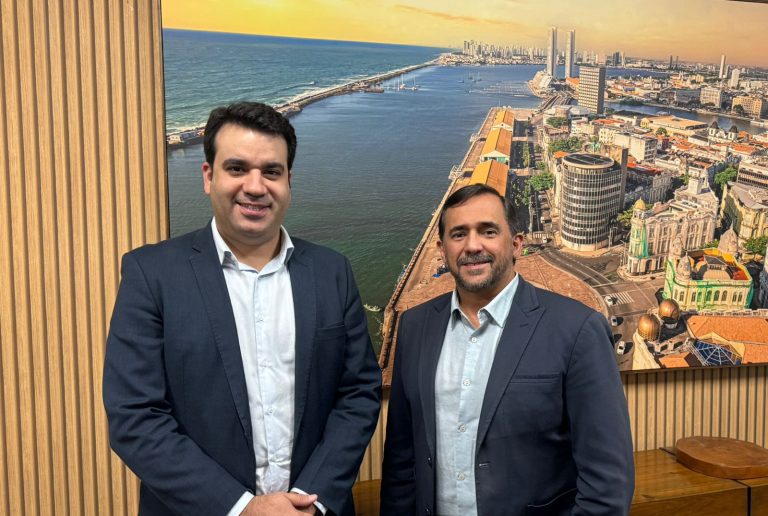 Diretor de Rede do Grupo Bandeirantes visita a TV Tribuna em Pernambuco