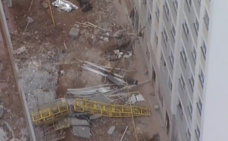 Elevador de obra em São Paulo despenca e deixa três mortos e um ferido