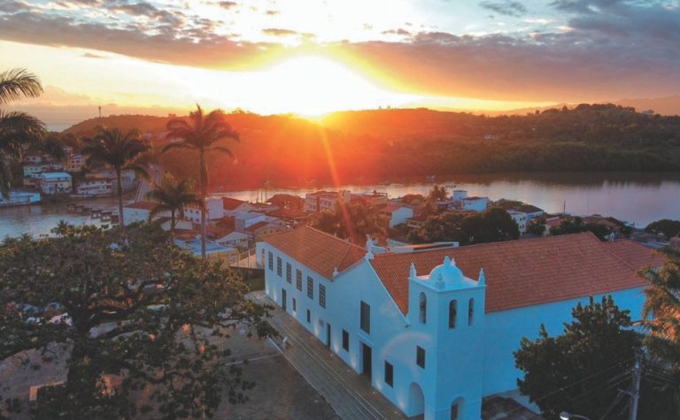 Festa do padroeiro com apresentações culturais e shows em Anchieta