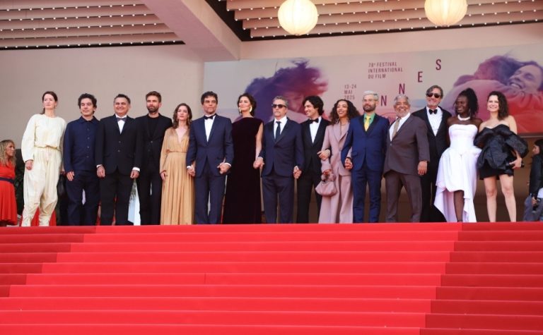 Filme brasileiro ‘O Agente Secreto’ é aplaudido de pé em Cannes após exibição