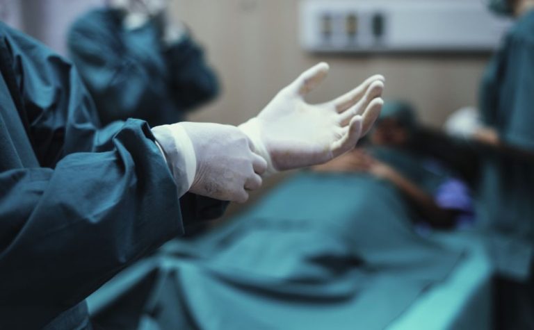 Governo vai oferecer prótese de quadril para pacientes do ES