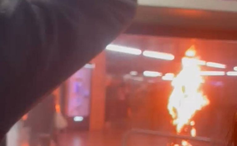 Homem coloca fogo no próprio corpo na estação São Bento, em SP