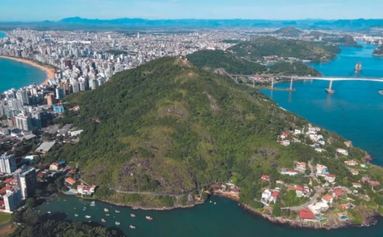 Homem é preso após estuprar turista portuguesa no Morro do Moreno, em Vila Velha
