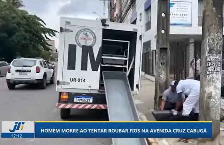 Homem morre de descarga elétrica ao tentar roubar fios no centro do Recife