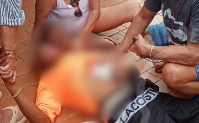 Idoso esfaqueia garçom de quiosque e é preso em Guarapari