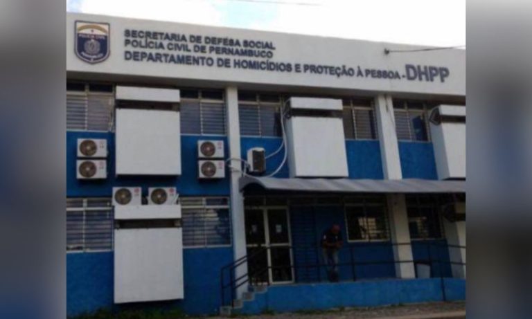 Idoso é morto a facadas dentro de casa e duas mulheres são presas por latrocínio